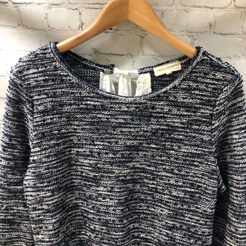 Melloday Top Ruffle Back Faux Blouse Blue White Size Large - Picture 3 of 9